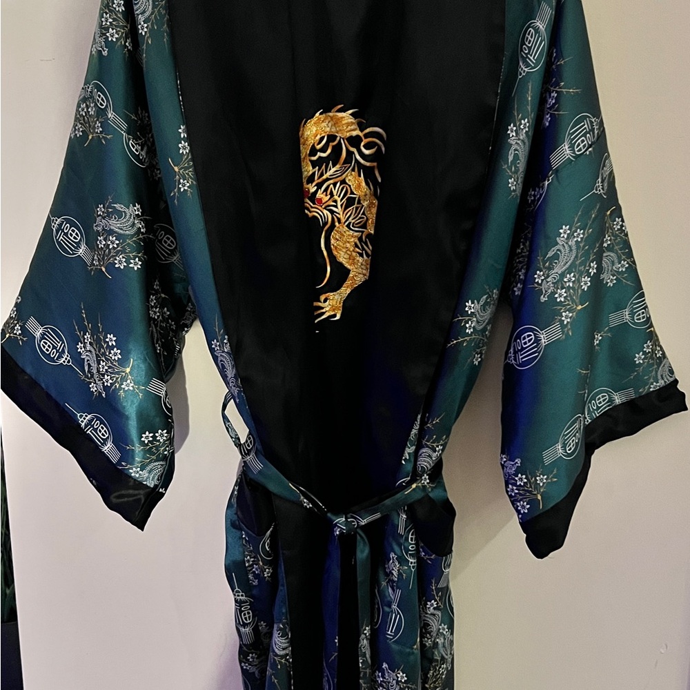 Reversible unisex satin robe/kimono